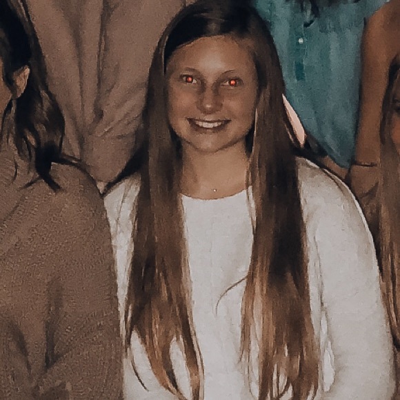 Meet your Posher, Ava - Picture 1 of 1